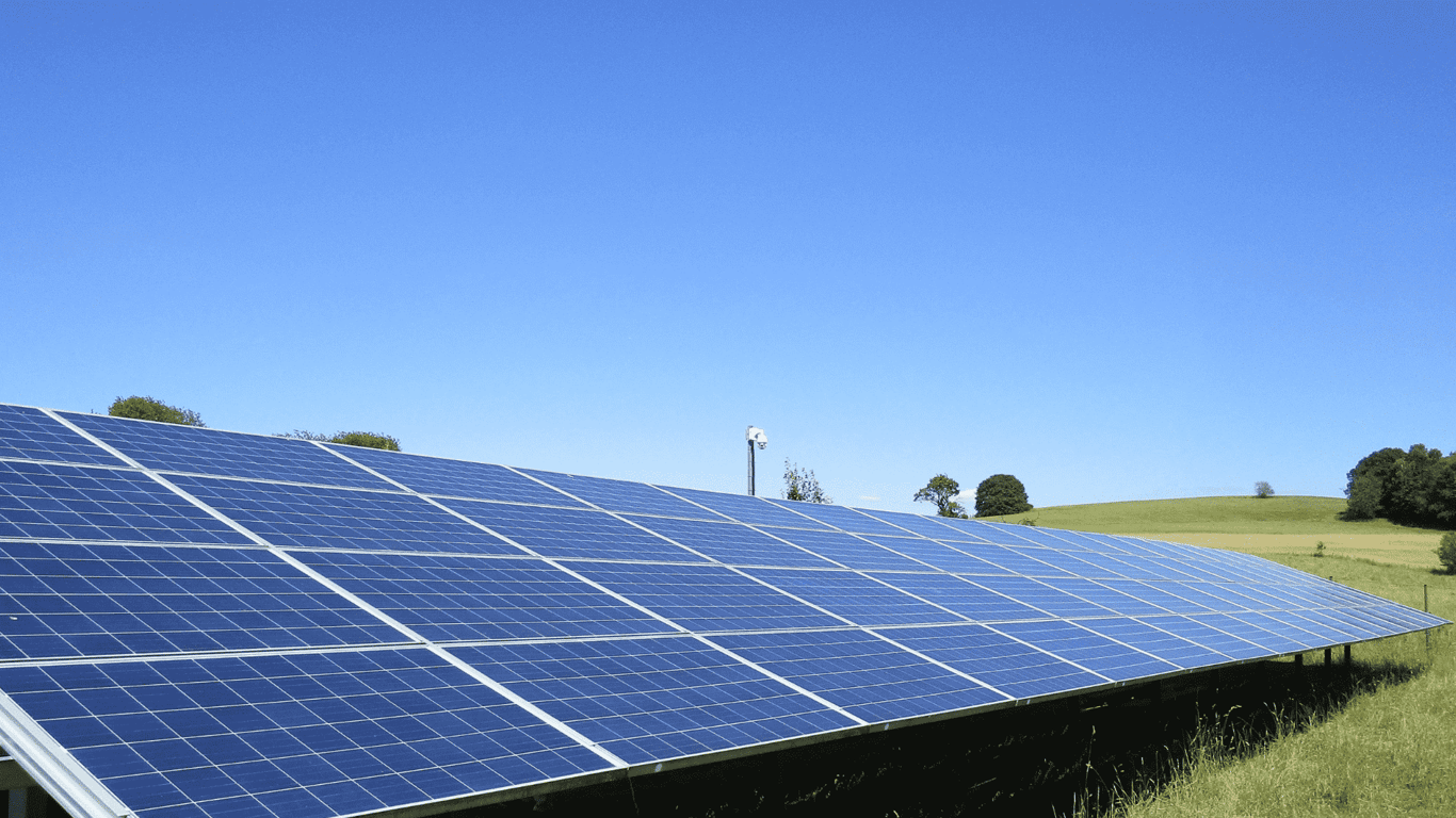  GIPCL Launches Third Phase of 105 MW Solar Power Project at Khavda Renewable Energy Park